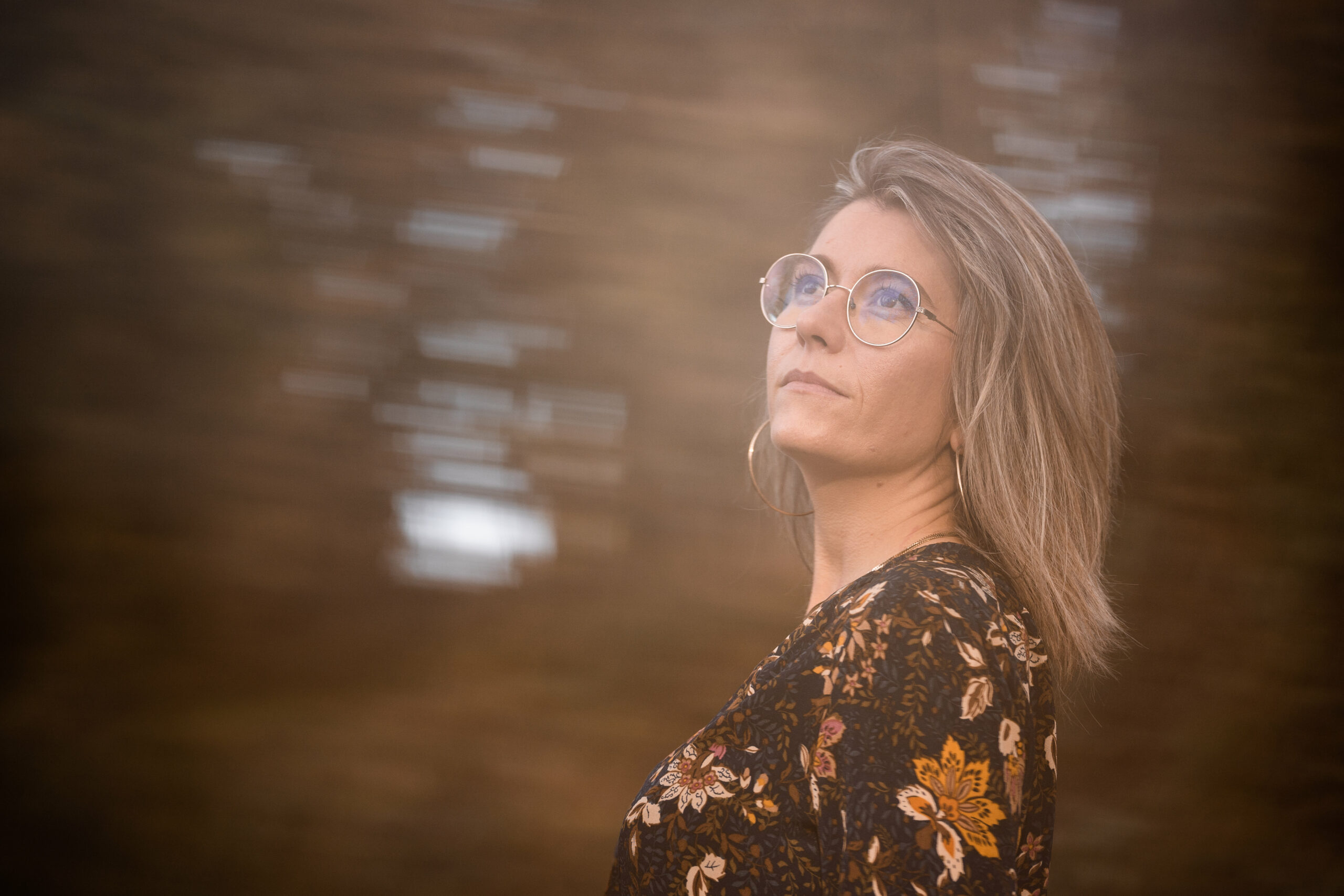 Portrait Femme Haut de Gamme en Bretagne : L’Art de Se Sublimer en Image